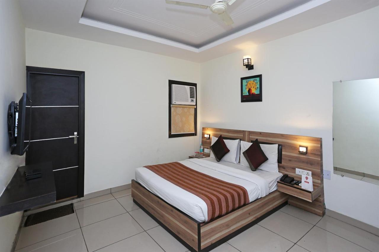 Capital O 1391 Hotel Pushpa Vilas Ghaziabad Exterior foto