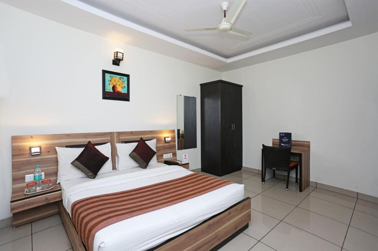 Capital O 1391 Hotel Pushpa Vilas Ghaziabad Exterior foto